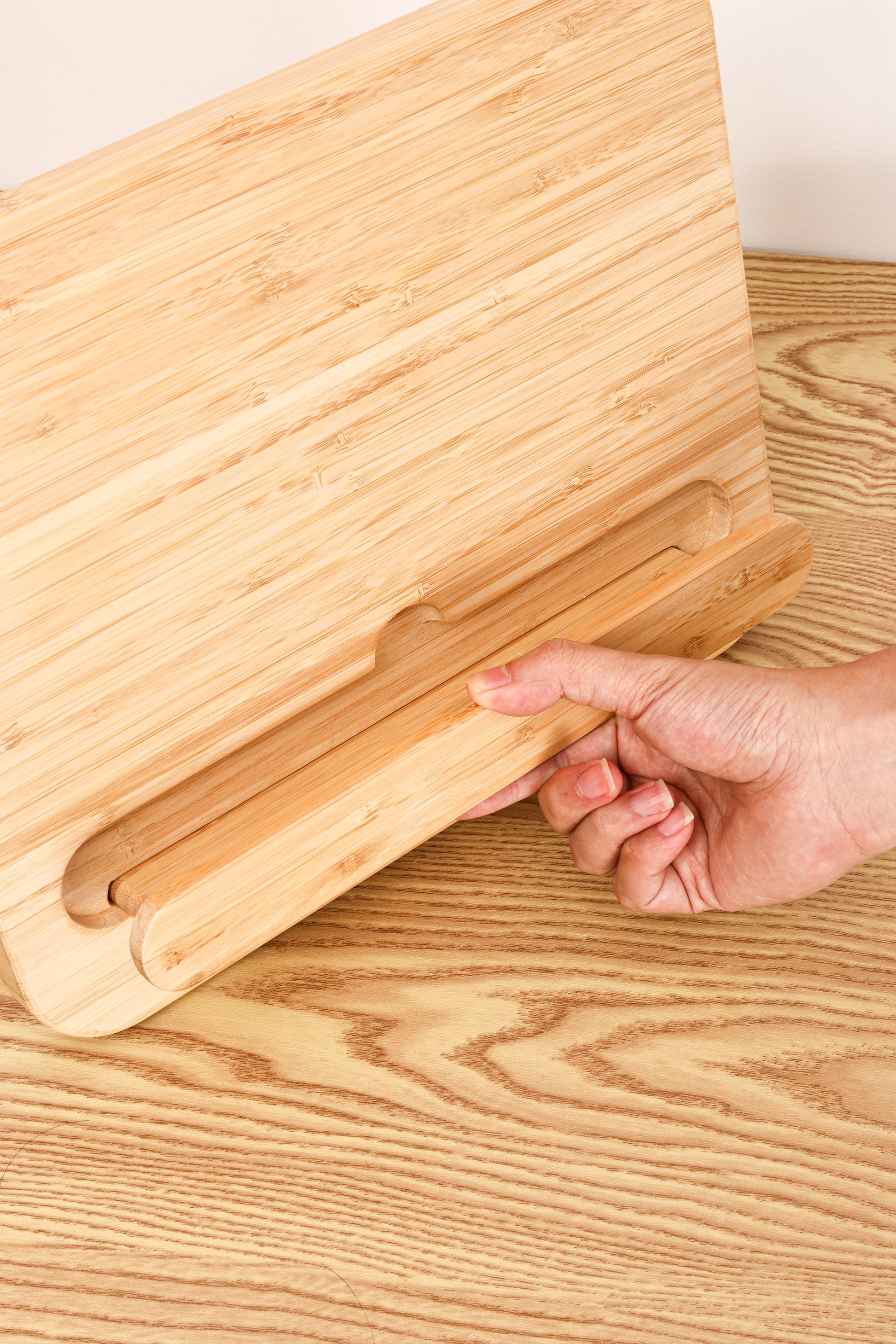 Close-up of the smooth, premium bamboo finish and interlocking joint.